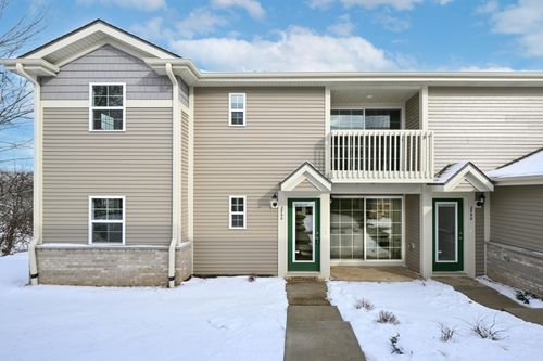 2744 Hidden Dr, Saint Francis, WI, 53235-5454 | Card Image