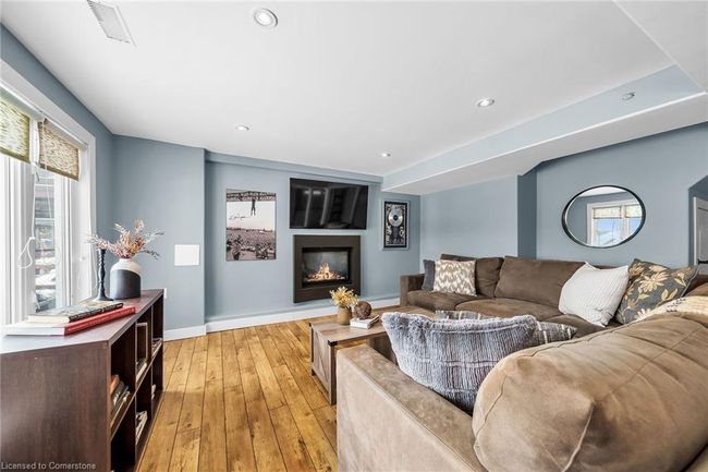 11 Sundial Cres, House other with 5 bedrooms, 3 bathrooms and 6 parking in Dundas ON | Image 38