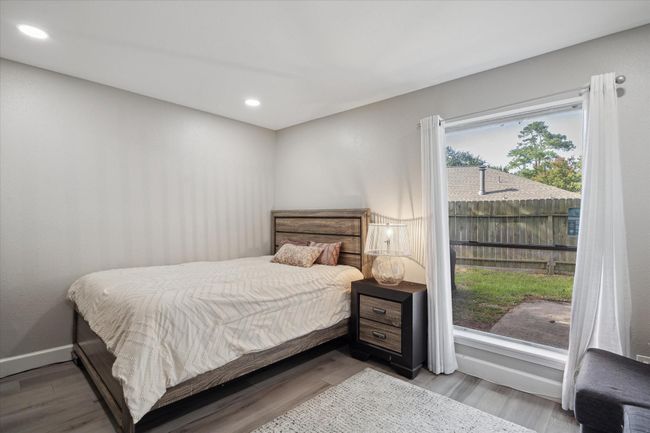22302 Mosswillow Ln, House other with 3 bedrooms, 2 bathrooms and 2 parking in Tomball TX | Image 8