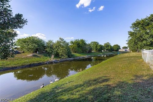 211 S Lake Dr, LEHIGH ACRES, FL, 33936-7039 | Card Image