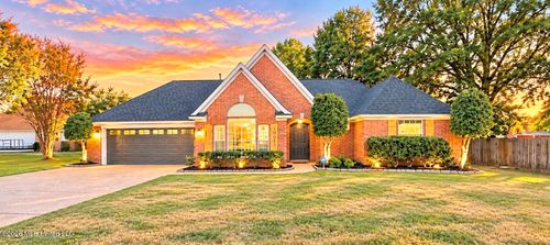 10043 Fox Hunt Drive, Olive Branch, MS, 38654 | Card Image
