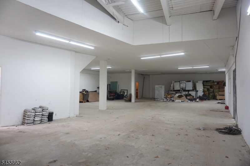 Commercial Sale in Newark City 3