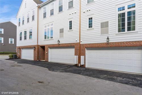 804 Gillian Ln, Cranberry Twp, PA, 16066-7944 | Card Image