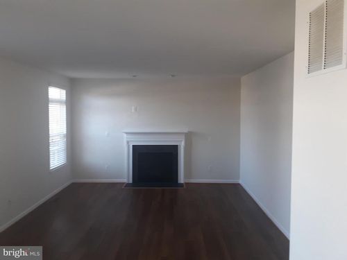 3320 Anne De Bourgh Dr, TRIANGLE, VA, 22172-2350 | Card Image