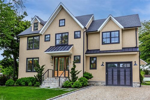 405 Williamsburgh Dr, Southold, NY, 11971-4224 | Card Image