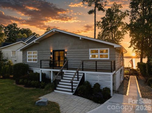 21101 Island Forest Dr, Cornelius, NC, 28031-7105 | Card Image