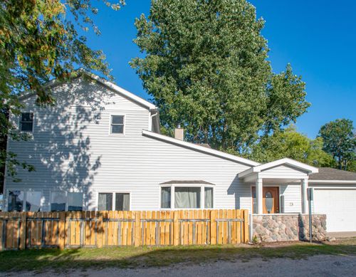 8006 Yukon Dr, Beulah, MI, 49617-9605 | Card Image
