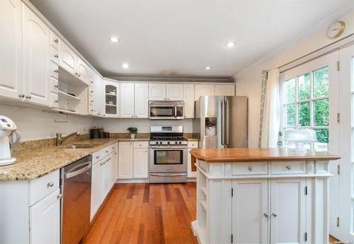 1 Motts Lane, Oyster Bay, NY, 11547 | Card Image