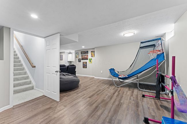 8853 Hickory View St, House other with 5 bedrooms, 3 bathrooms and null parking in Canal Winchester OH | Image 57