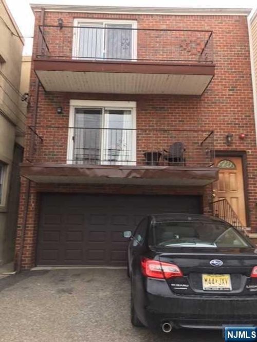 393 Walker St, Fairview, NJ, 07022-1480 | Card Image