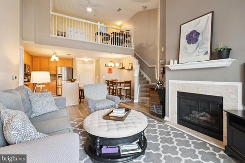 unit-403-9480 Virginia Center Blvd, VIENNA, VA, 22181-4812 | Card Image