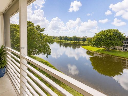 417-9420 Poinciana Pl, Davie, FL, 33324-4848 | Card Image