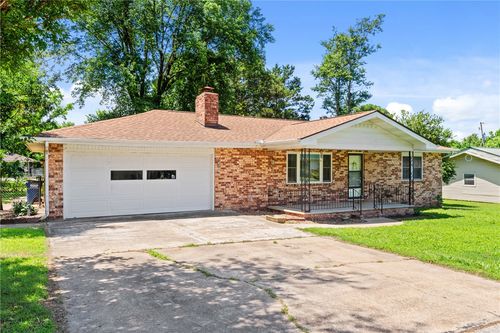 818 Locust St, Mountain Home, AR, 72653-3622 | Card Image