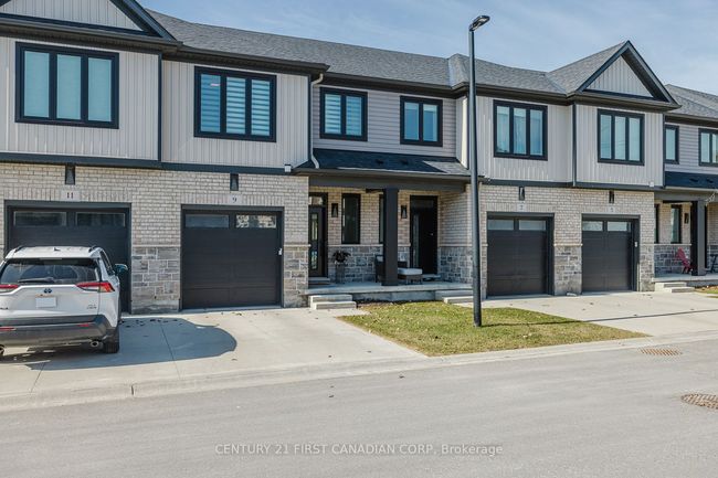 9 - 601 Lions Park Dr, Condo with 3 bedrooms, 4 bathrooms and 1 parking in Mount Brydges ON | Image 4