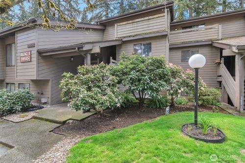 102-19115 Ballinger Way Ne, Lake Forest Park, WA, 98155-2452 | Card Image