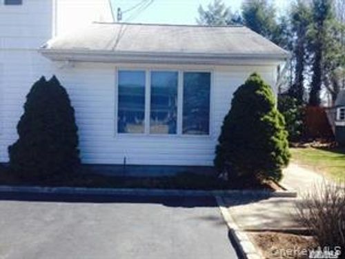 5 Evelyn Rd, Port Jefferson Station, NY, 11776-2913 | Card Image