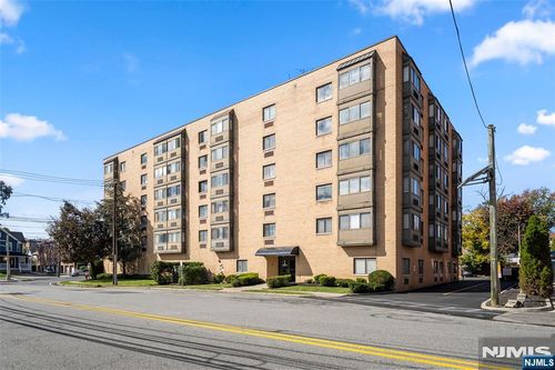 5 Linden St, Hackensack, NJ, 07601-3500 | Card Image