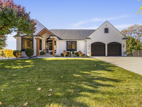 635 W Pierre Ln, Port Washington, WI, 53074-1531 | Card Image