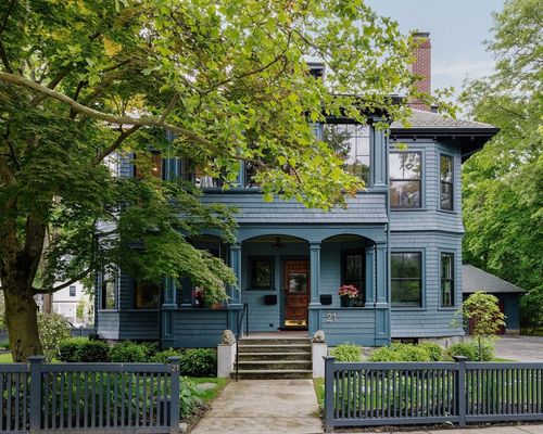 2-21 Walnut St, Watertown, MA, 02472-4023 | Card Image