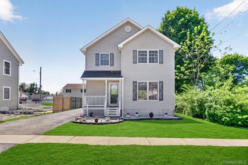 7 North St, Wappingers Falls, NY, 12590-1541 | Card Image