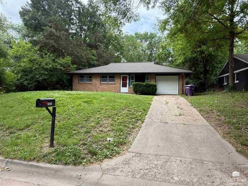 2047 College View Rd, Manhattan, KS, 66502-3509 | Card Image