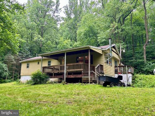 149 Smoketown Rd, MERTZTOWN, PA, 19539-9206 | Card Image