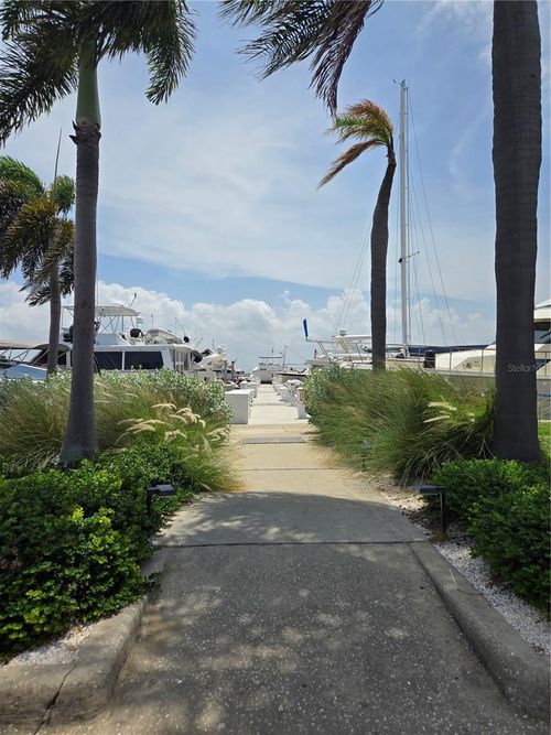 d-16-2800 Harbourside Dr, LONGBOAT KEY, FL, 34228-3124 | Card Image