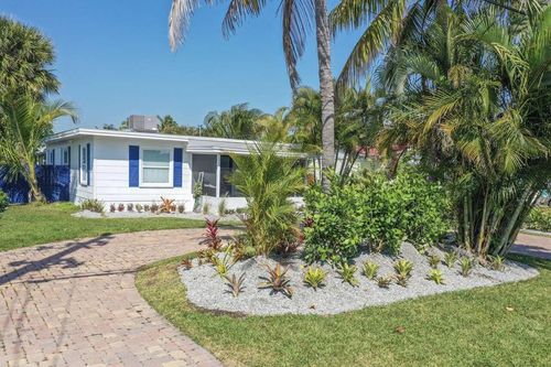 307 Granada St, Fort Pierce, FL, 34949-3223 | Card Image