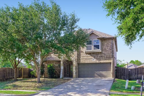 5808 Windy Meadow Ln, Grand Prairie, TX, 75052-8785 | Card Image