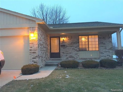 17005 Kari Ct, Clinton Twp, MI, 48038-2082 | Card Image