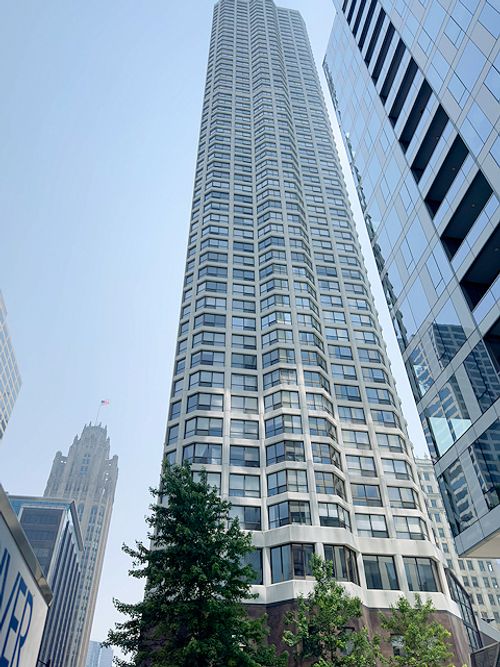 unit-5109-405 Wabash Ave, Chicago, IL, 60611-5694 | Card Image