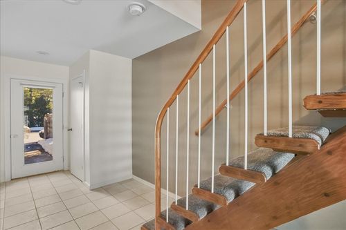 102 S Beach Rd, South Burlington, VT, 05403-7732 | Card Image