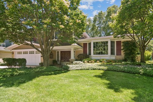 1019 E Waverly Dr, Arlington Heights, IL, 60004-2643 | Card Image