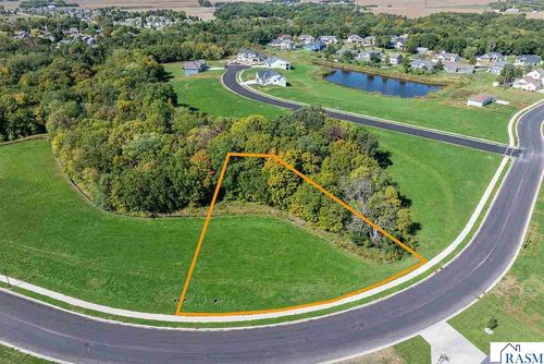 2129 Deerwood Dr, North Mankato, MN, 56003-7510 | Card Image