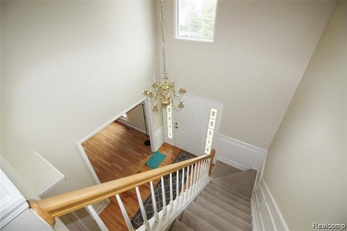 193 Saxon Ct, Rochester Hills, MI, 48307-3158 | Card Image