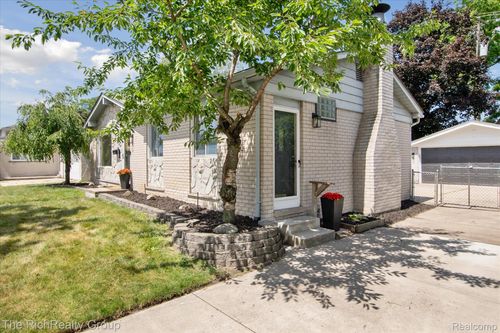 38614 Mason Street, Livonia, MI, 48154 | Card Image