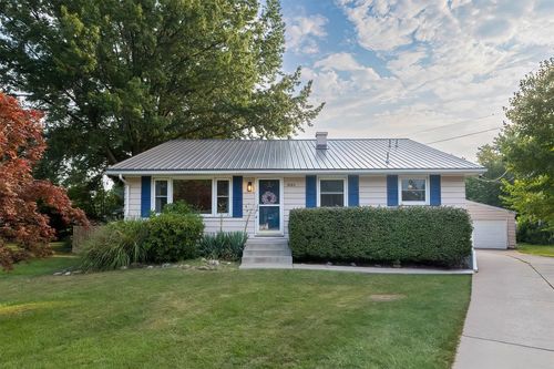 3105 Broadlawn Dr, Erie, PA, 16506-1801 | Card Image