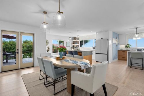 11-1 Coraltree Ln, Rolling Hills Estates, CA, 90274-4800 | Card Image
