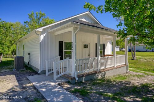 515 Peru Rd, Sneads Ferry, NC, 28460-6665 | Card Image