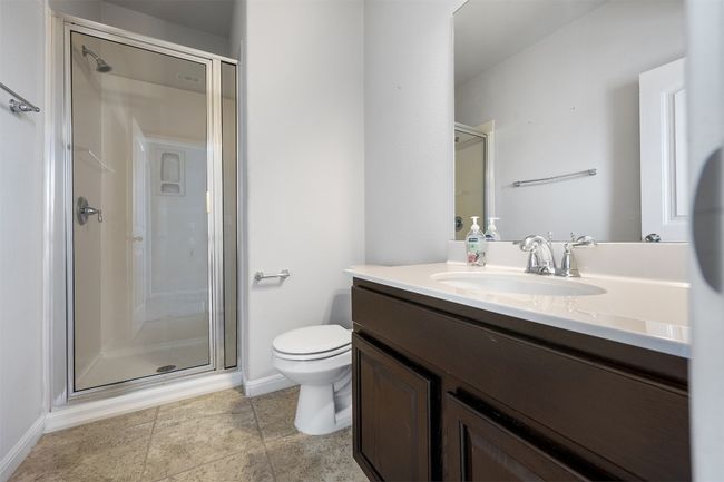 Full bathroom upstairs | Image 21
