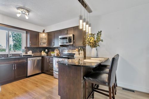 19360 121b Ave, Pitt Meadows, BC, V3Y1J4 | Card Image