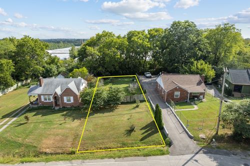 1824 Joy Cir, Nashville, TN, 37207-5206 | Card Image