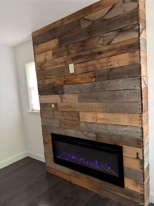 9 Minetta Pl, Yonkers, NY, 10710-2709 | Card Image