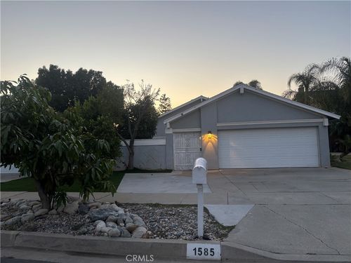 1585 Camelot Dr, Corona, CA, 92882-7062 | Card Image