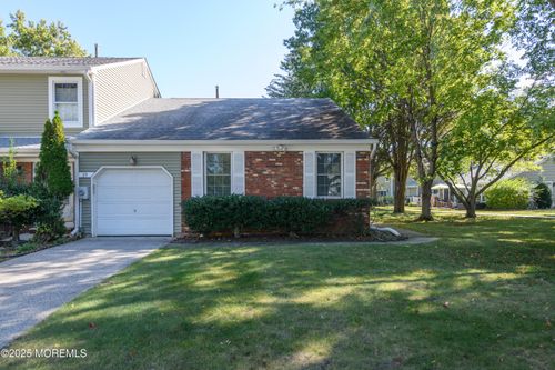 29 Oak Ln, Eatontown, NJ, 07724-3472 | Card Image