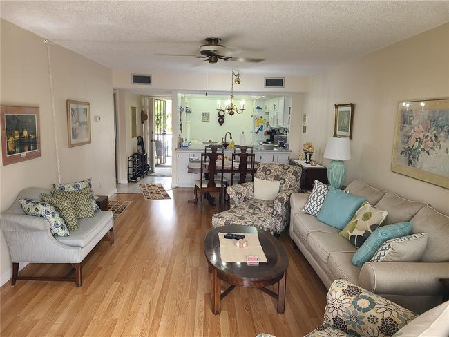 APT-6214 - 14130 Rosemary Ln, Condo with 2 bedrooms, 2 bathrooms and null parking in LARGO FL | Image 7
