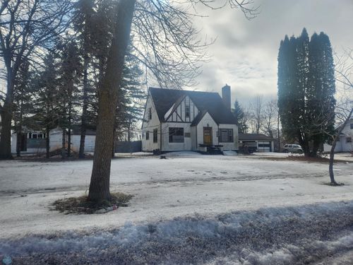 316 W Monroe Ave, Mahnomen, MN, 56557-4100 | Card Image