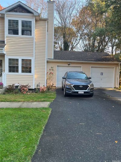 13 - 13 Stone Commons, Condo with 2 bedrooms, 2 bathrooms and null parking in Yaphank NY | Image 3