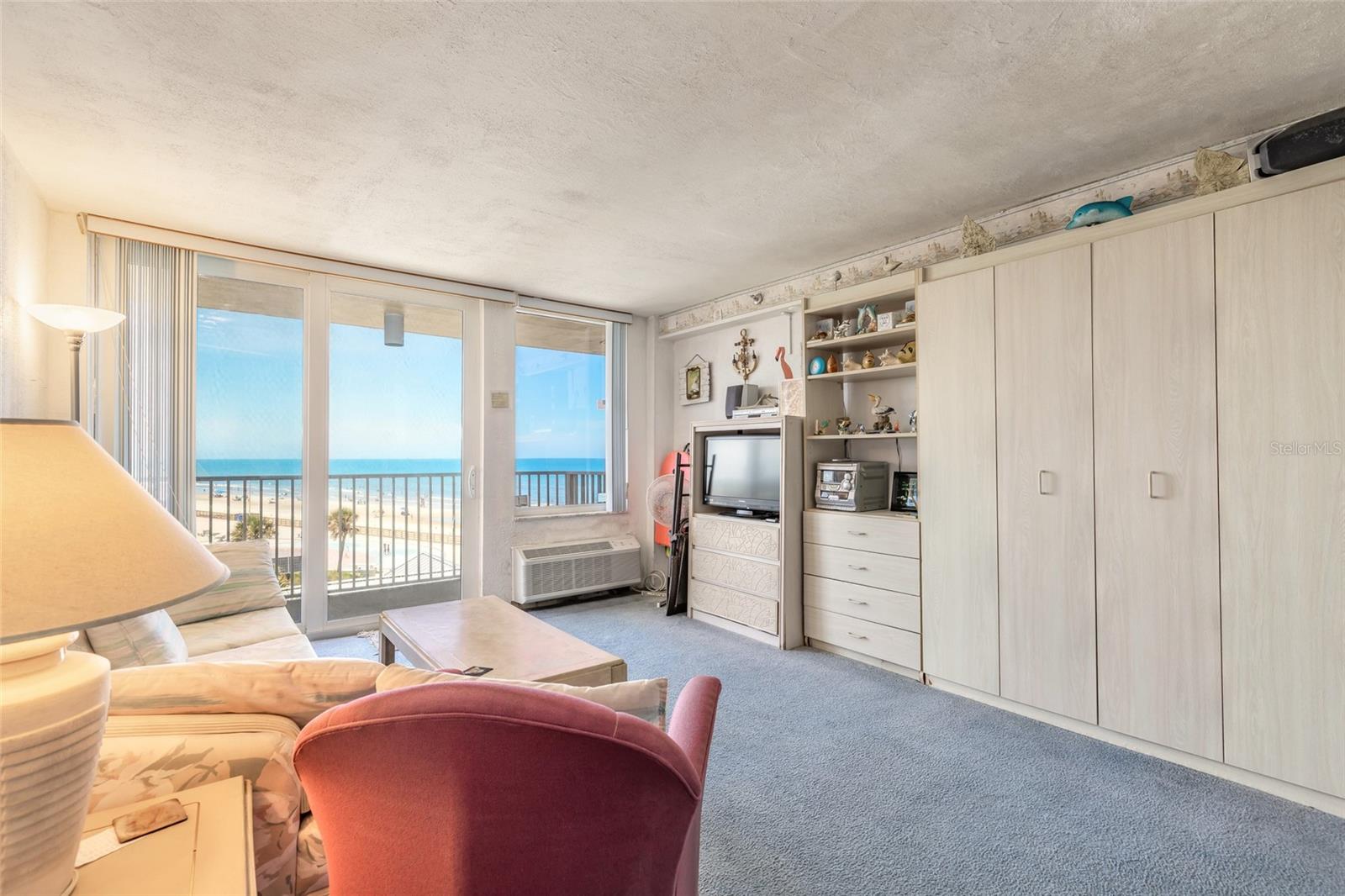 Residential in DAYTONA BEACH