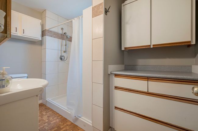 3381 208 St, House other with 3 bedrooms, 2 bathrooms and 9 parking in Langley BC | Image 12